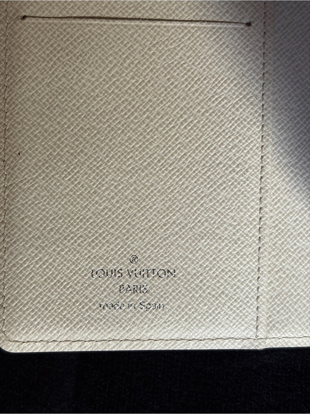 Louis Vuitton Cream Epi Leather Key & Card Holder - Picture 6 of 9